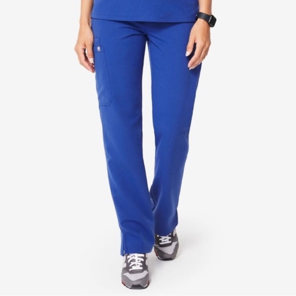 Figs Winning Blue Kade Cargo Scrub Pants - size small, regular length